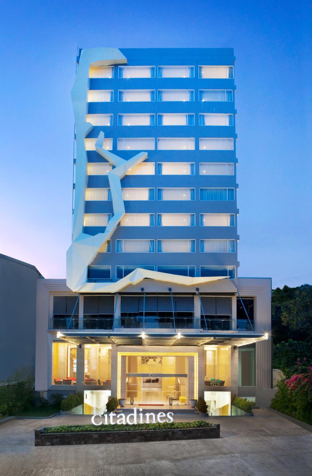 Royal Bay Hotel Makassar Esterno foto