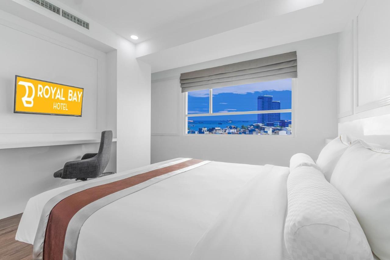 Royal Bay Hotel Makassar Esterno foto